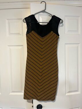 Sleeveless Chevron Midi Dress in Tan with Black Yoke
